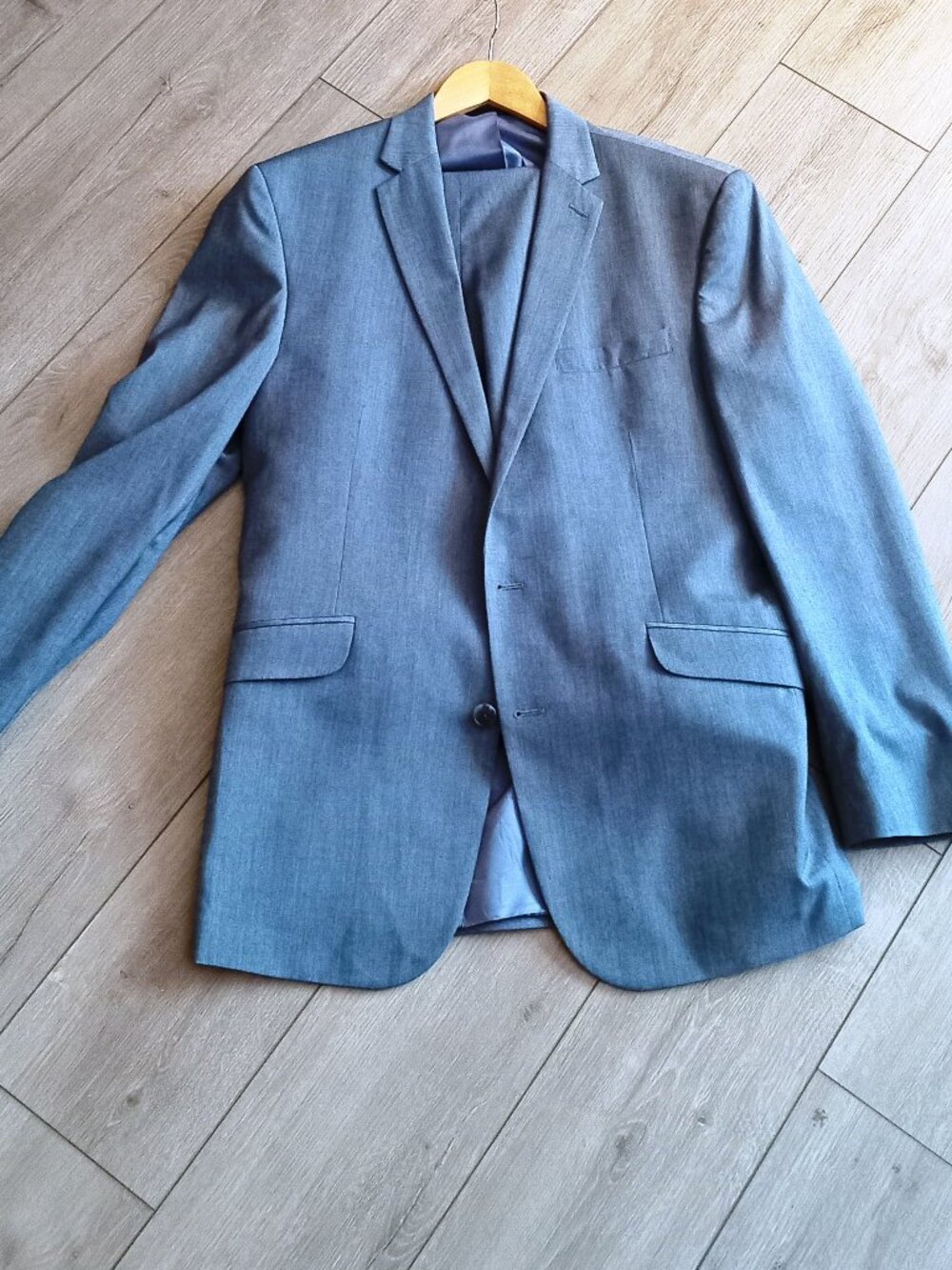 Mens Suit- Kennith Cole 44L (jacket), + pants